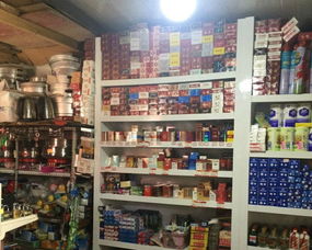 二十年信譽積累 西山35平米日用百貨超市帶煙酒證轉讓